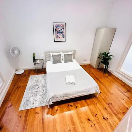 Large Flat Up 8pp Appartement
