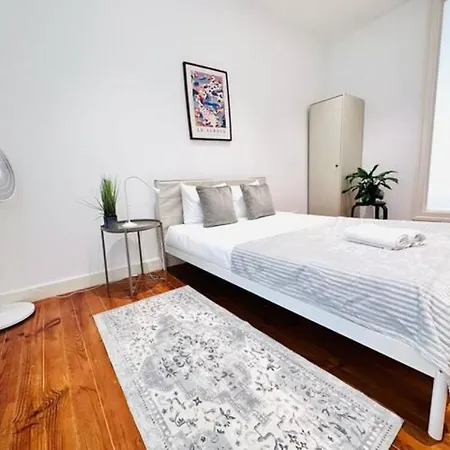 Large Flat Up 8pp Appartement *