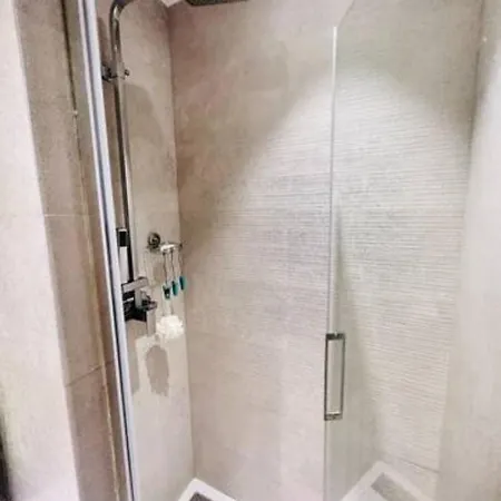 Large Flat Up 8pp * Lissabon