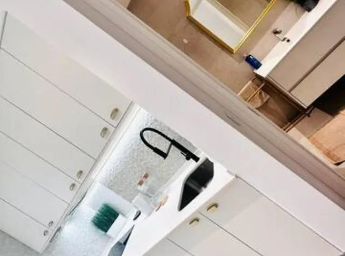 شقة Large Flat Up 8pp