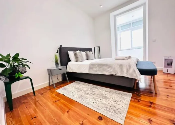 Large Flat Up 8pp * Lisboa