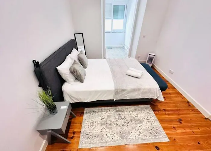 Large Flat Up 8pp شقة