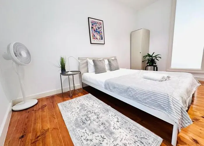 Large Flat Up 8pp شقة *