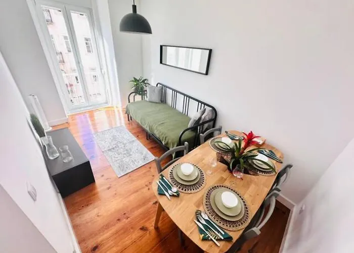 Large Flat Up 8pp شقة *